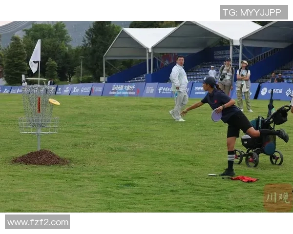 成都飞盘队边路渗透战术解析与实战应用探讨